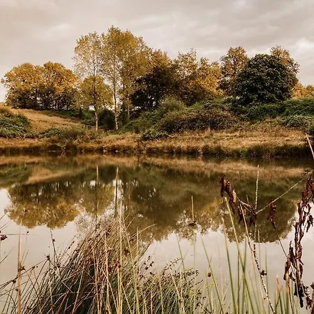 Séjour à la ferme La Ferme Du Pont De Maumy, Au Bord De L'etang Et Bain Nordique