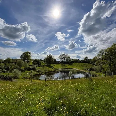 La Ferme Du Pont De Maumy, Au Bord De L'etang Et Bain Nordique Séjour à la ferme Busserolles