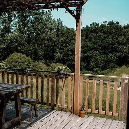 La Ferme Du Pont De Maumy, Au Bord De L'etang Et Bain Nordique Séjour à la ferme Busserolles