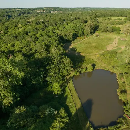 La Ferme Du Pont De Maumy, Au Bord De L'etang Et Bain Nordique Séjour à la ferme Busserolles